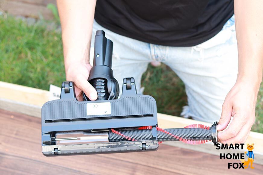 Щетку можно снять для очистки